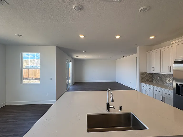 7966 Lamplight Dr — Photo 7
