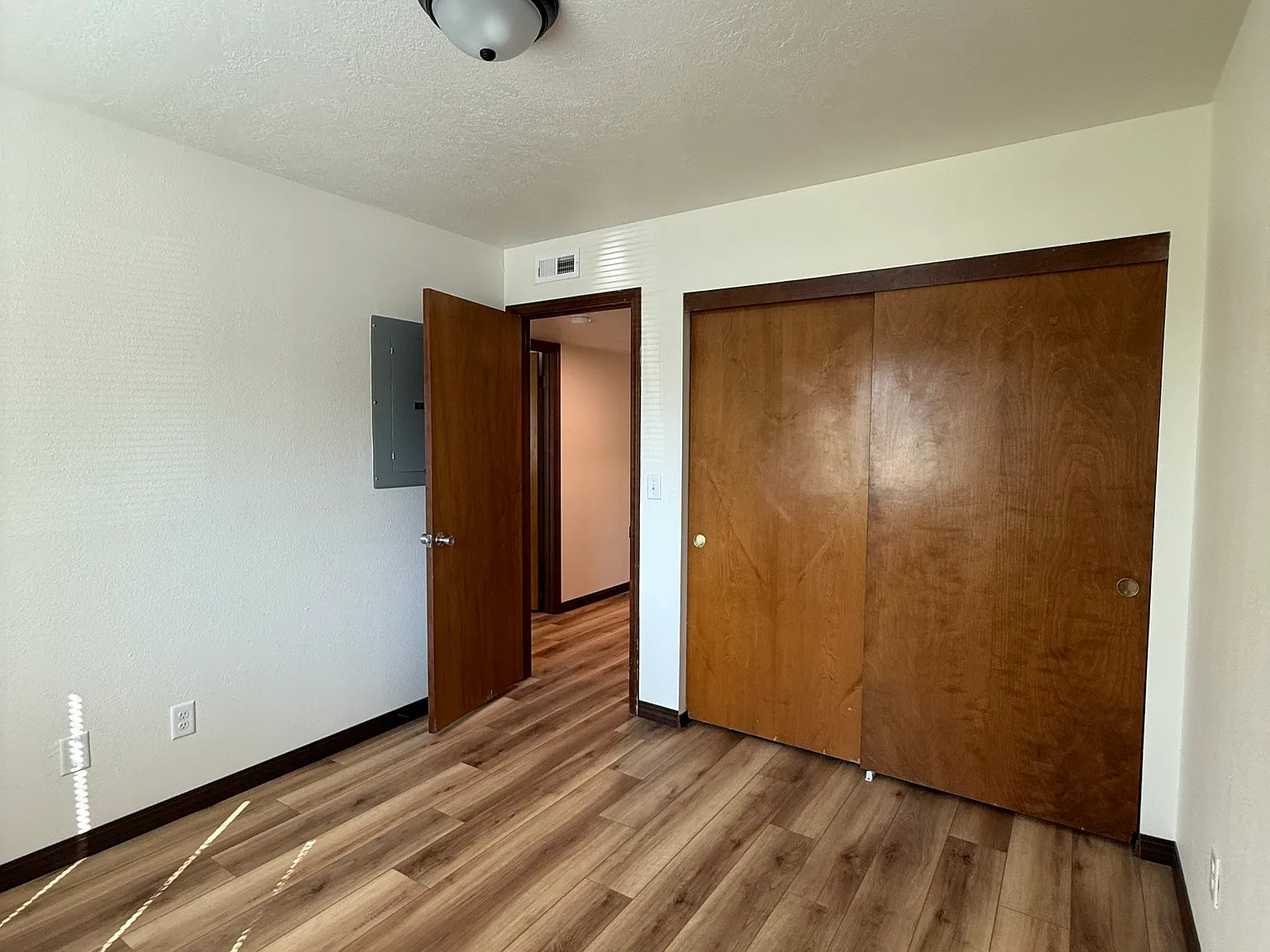 2 bed, 1038 sqft, $1,825 — Photo 4