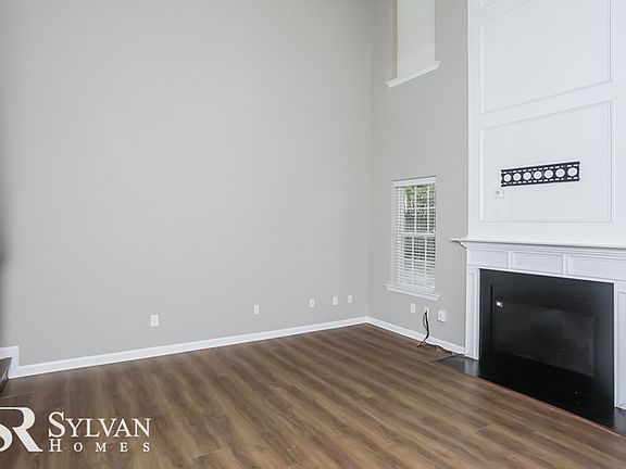 3rd image of 211 Oak Cove Dr