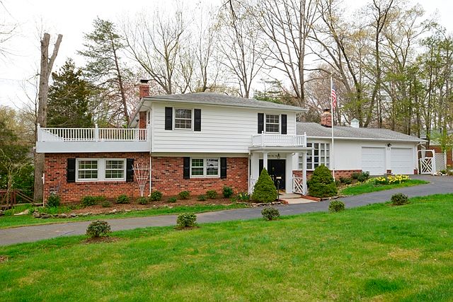 1st image of 9120 Saranac Ct