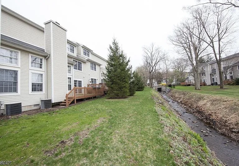 12 McManus Ct — Photo 2