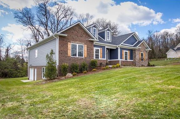 2nd image of 1136 Broad Leaf Dr
