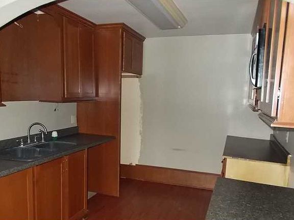 2nd image of 1118 North Dr