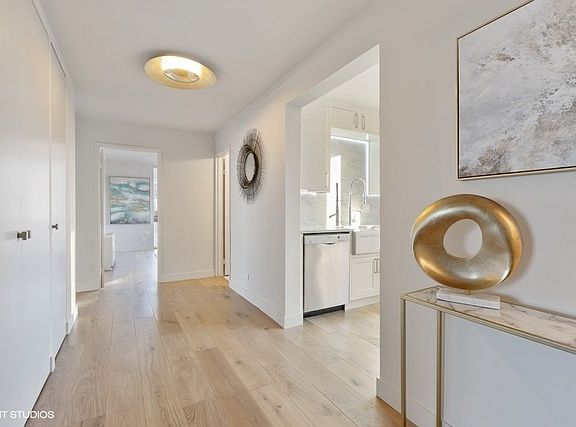 2nd image of 1555 N Dearborn St #17AB