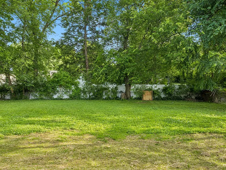 715 Lynn St — Photo 27