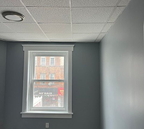 3rd image of 324 Morris Ave #1