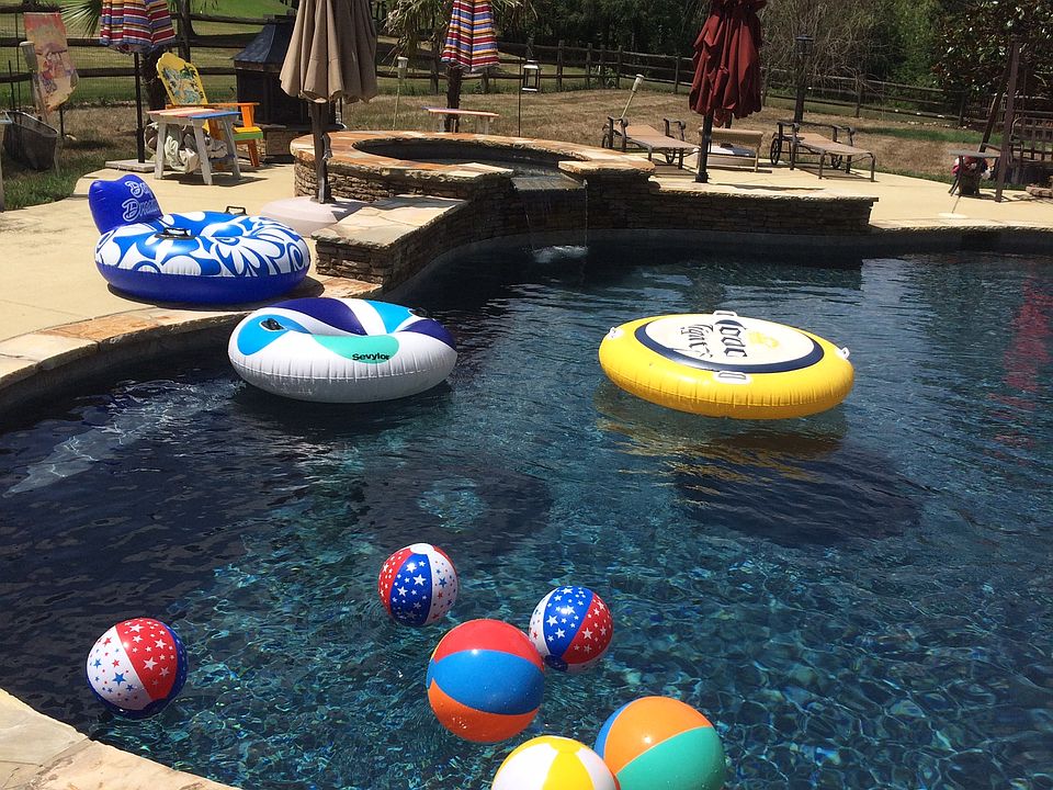 In-ground heated pool/Spa 