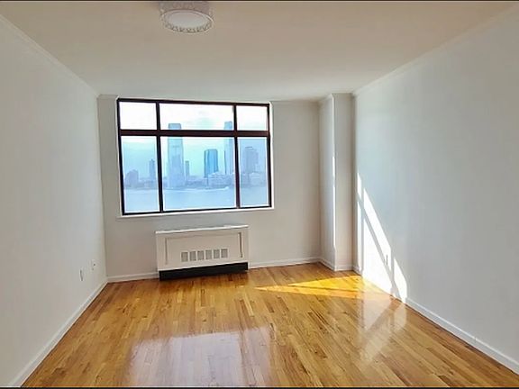 5th image of 350 Albany St APT 15D