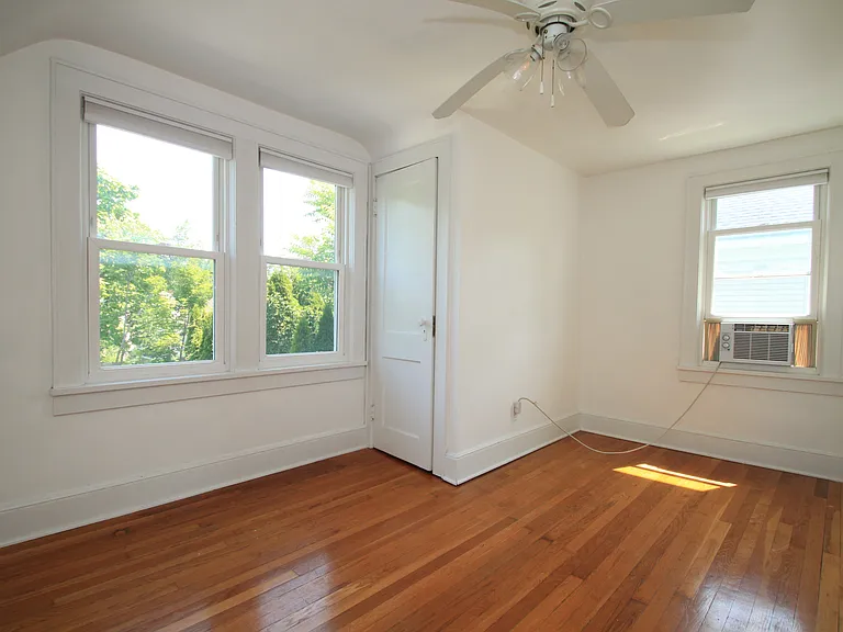 38 Glenwood Blvd — Photo 19