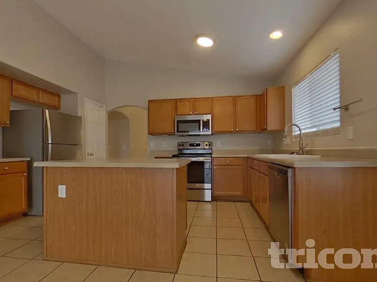 22371 W Solano Dr — Photo 6