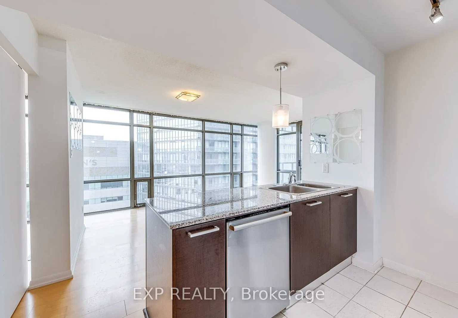 2 bed, $2,780 — Photo 3