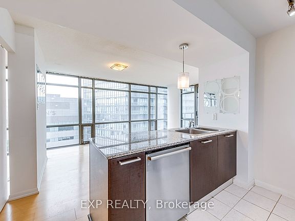 3rd image of 38 Grenville St #1502