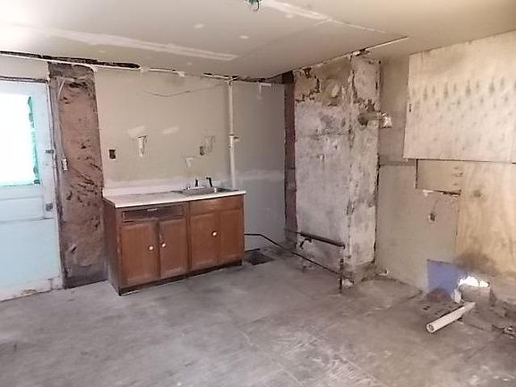 5th image of 1703 Jo Williams St
