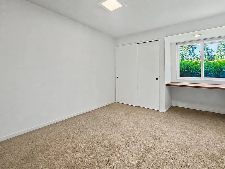 16815 NE 6th Pl — Photo 18