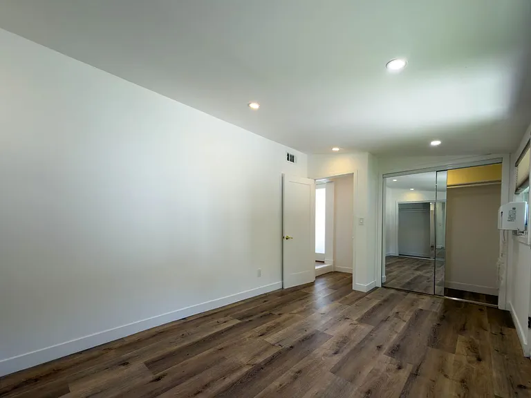 316 N Kenwood St — Photo 11