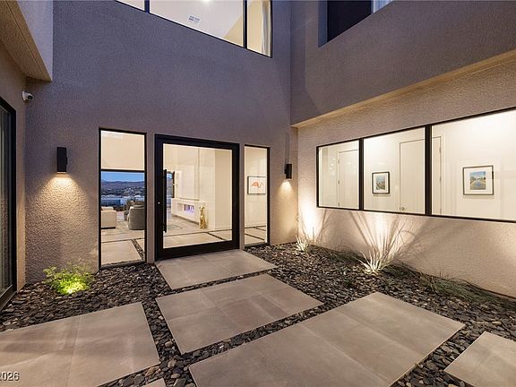 3rd image of 25 Falling Ridge Ln