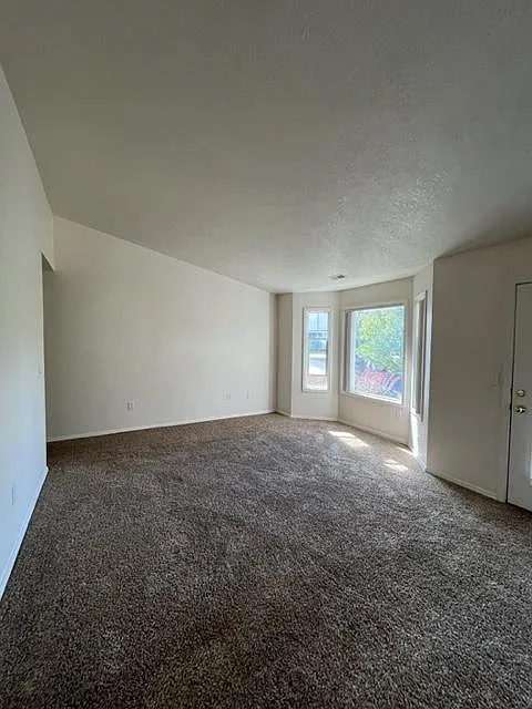 2541 S Owyhee St — Photo 2