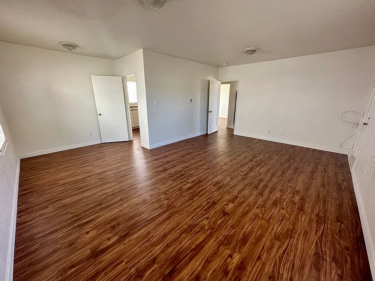 620 W Park Ave — Photo 13