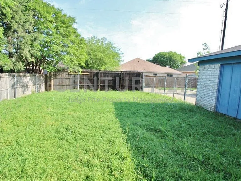 1019 Cedar Run Dr — Photo 9