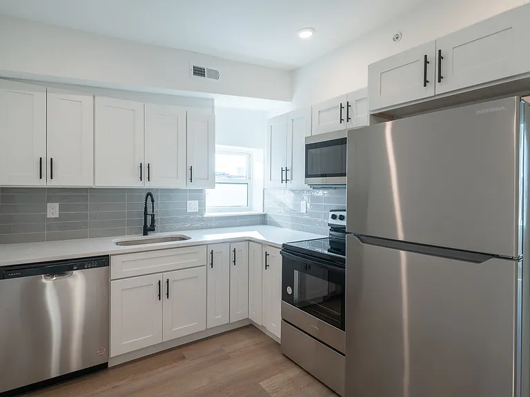 1513 W Girard Avenue — Photo 22