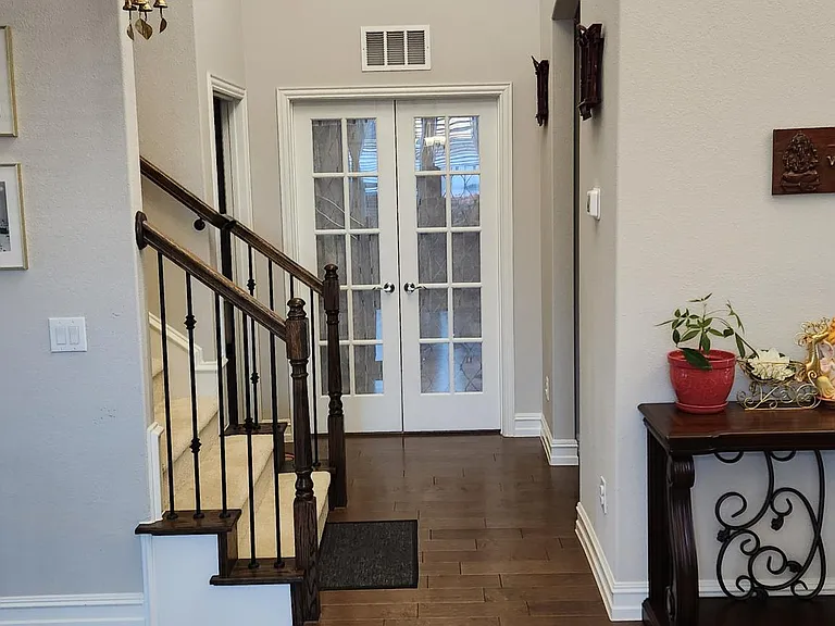 5901 Silverhollow Dr — Photo 24