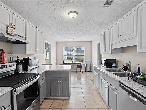 5th image of 3425 Essex Place