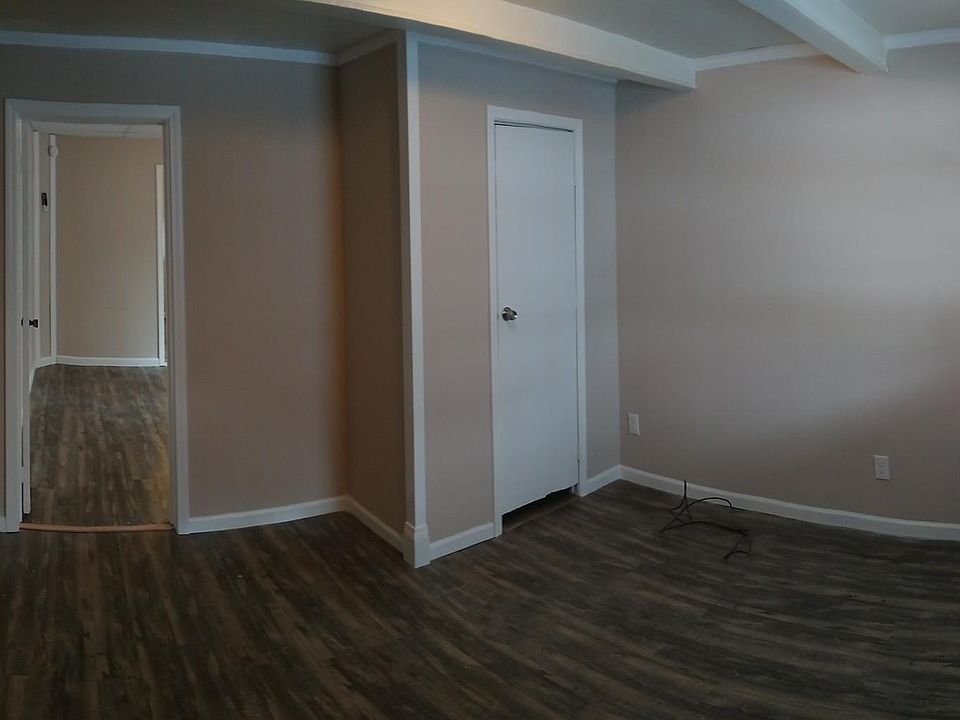 1st image of 810 1/2 Lamont St APT 2