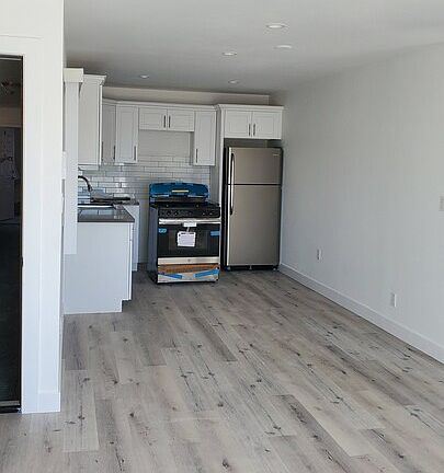 2nd image of 318 N Hobart Blvd APT 10