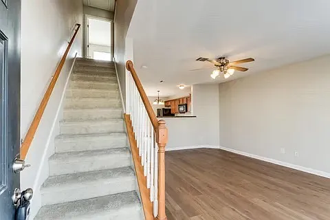6044 Cullen Dr Photo 1