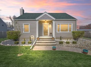 2110 E Oakland Ave, Bloomington, IL 61701