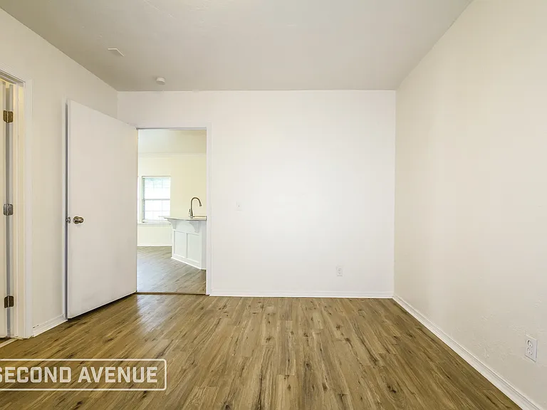 1521 S Blackwelder Ave — Photo 13