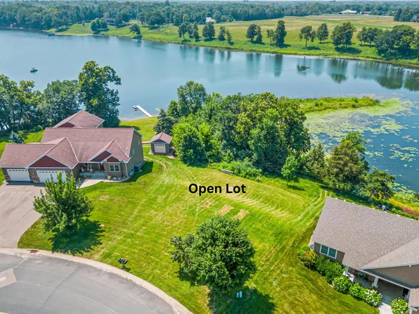 31414 Maria Ave, Lindstrom, MN 55045