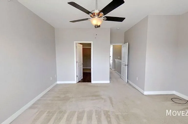 827 Seigle Point Dr — Photo 33