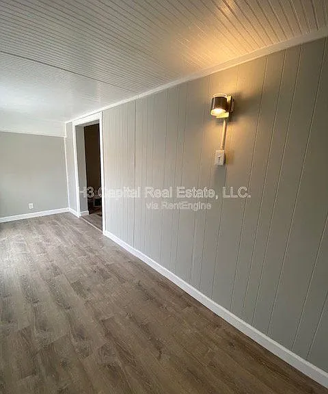 408 W Clay St — Photo 2