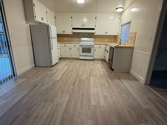 2nd image of 1596 Hawes Ct