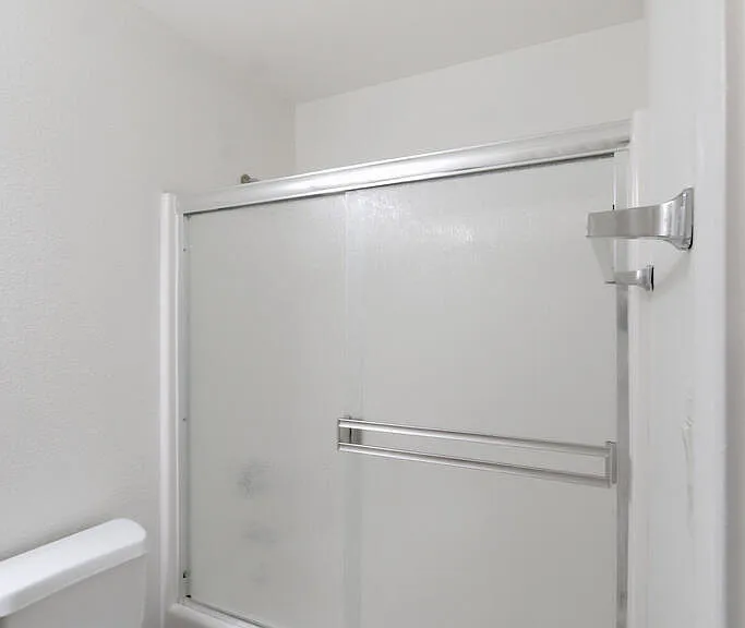 408 W Shandon Ave — Photo 23