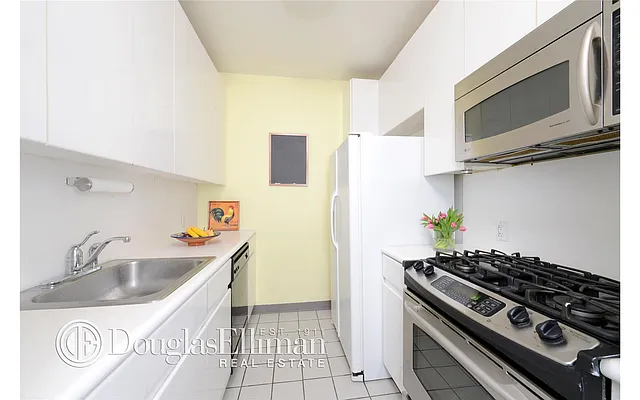 Sold by Douglas Elliman | media 19