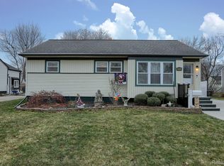 650 Chippewa St, Mount Clemens, MI 48043