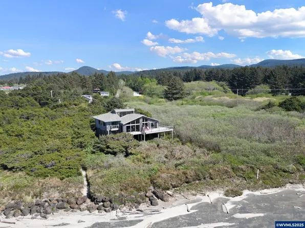 4455 Highway 101 N, Yachats, OR 97498