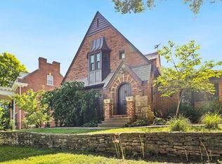 709 Manheim Rd, Kansas City, MO 64109