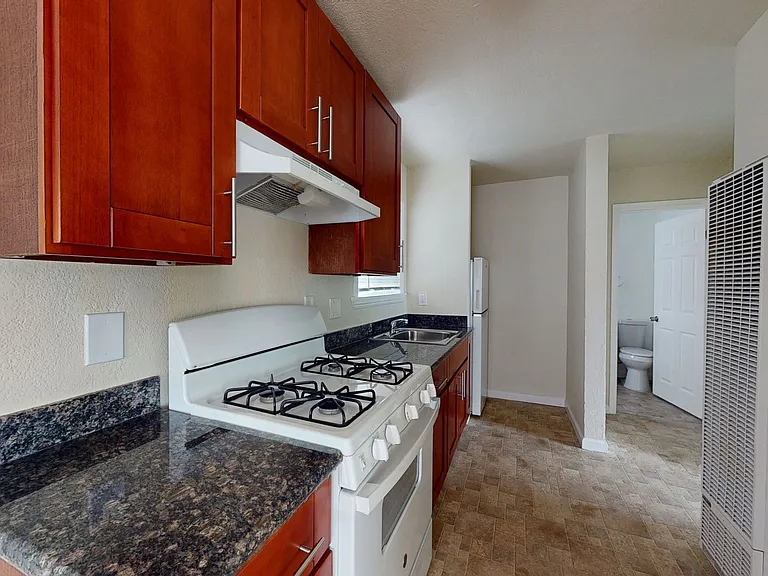 1810 E 25th Street — Photo 72