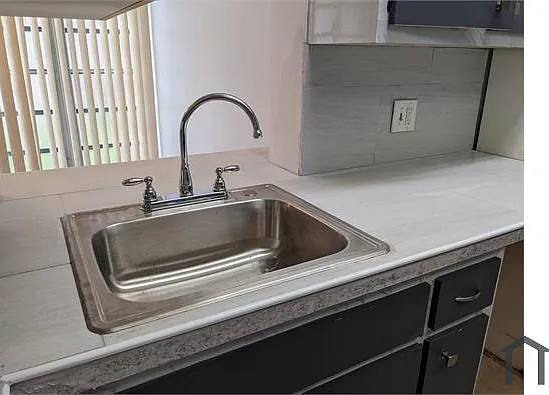 2 bed, 990 sqft, $2,100 — Photo 3
