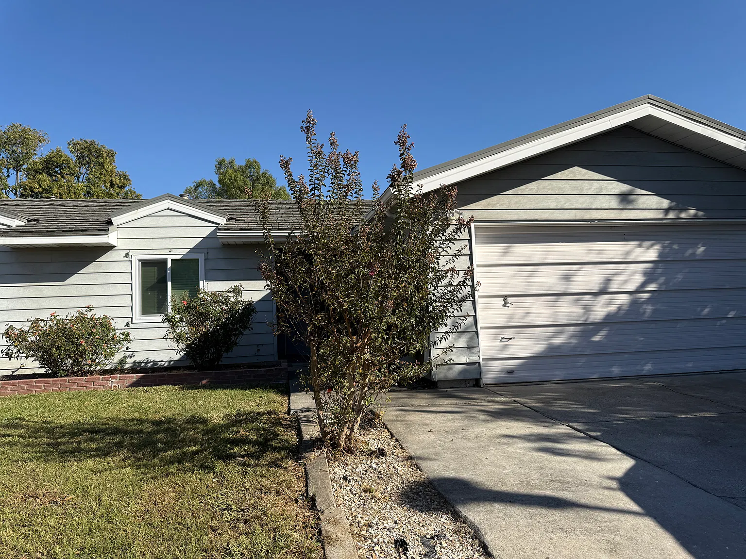 3 bed, 1275 sqft, $2,350 — Photo 1