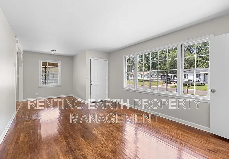 149 Rose Dr — Photo 6