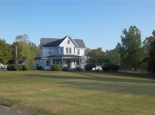 705 Greys Point Rd, Topping, VA 23169