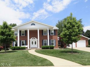 6 Pendleton Way, Bloomington, IL 61704