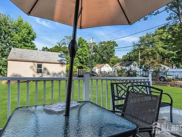 402 Ryders Ln — Photo 20