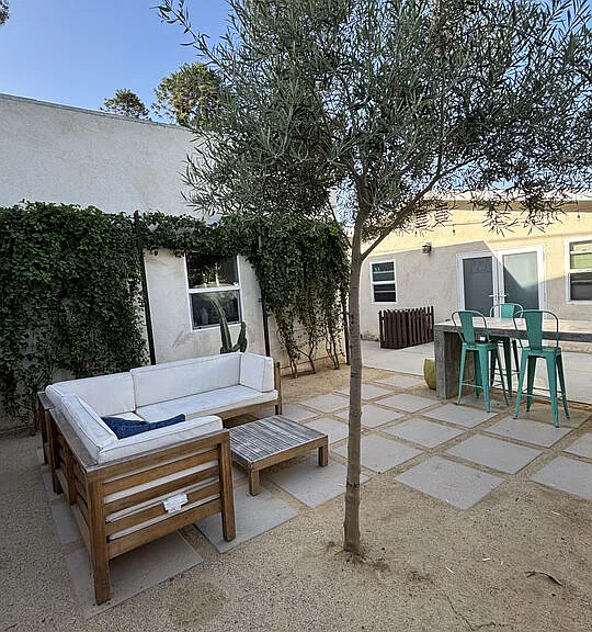 919 Isabel St — Photo 25