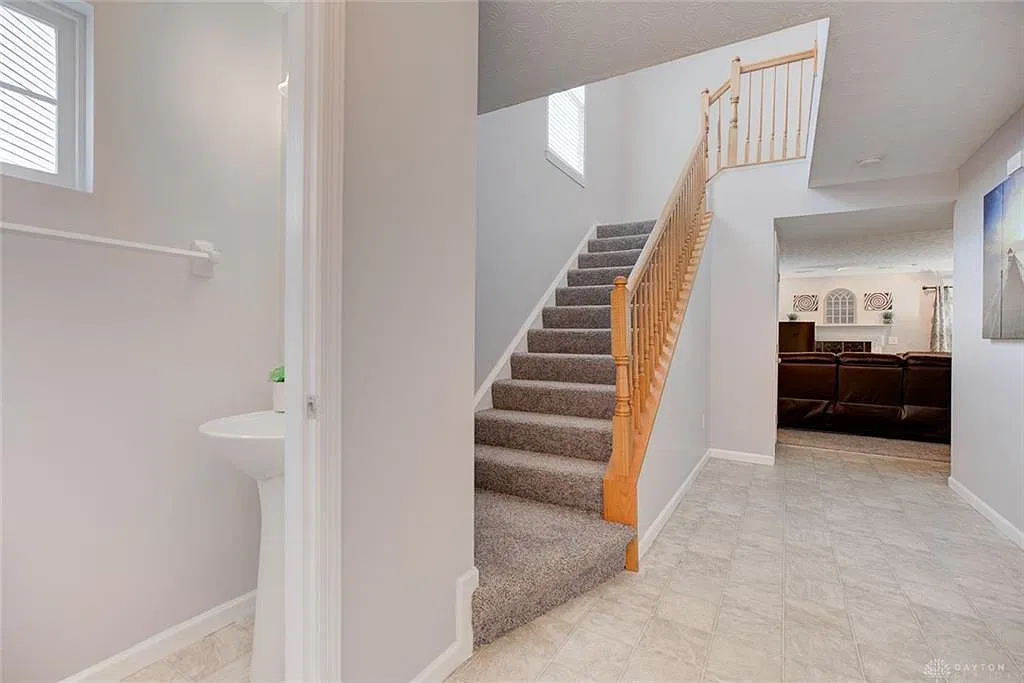 3 bed, 2.5 bath, 1746 sqft, $2,295 — Photo 2