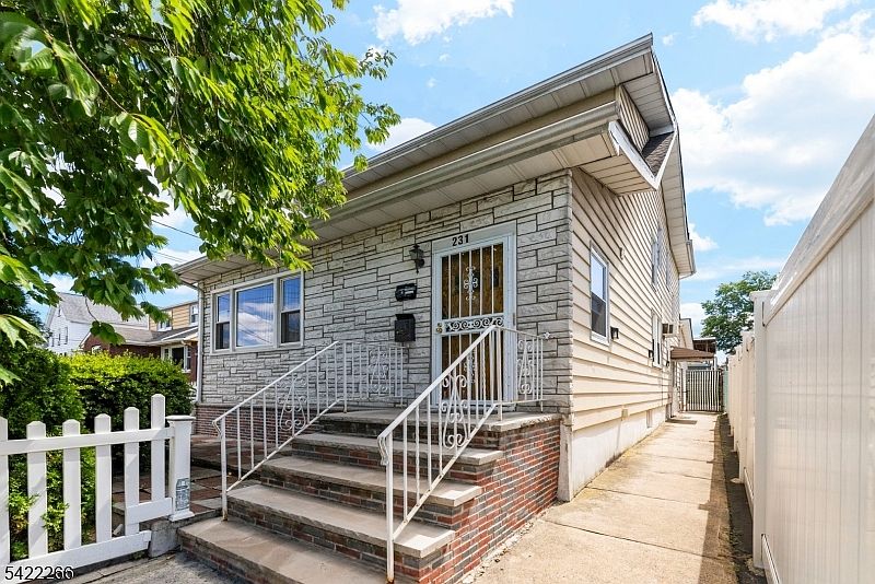1st image of 229 Brighton Ave